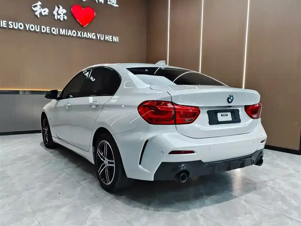 BMW 1 Series 2023 из CN, фото 3
