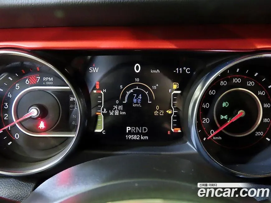 Jeep Wrangler 2021 из KR, фото 9
