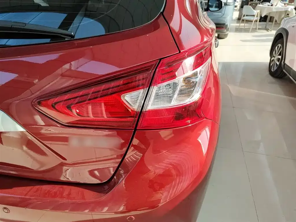 Nissan Tiida 2022 из CN, фото 8