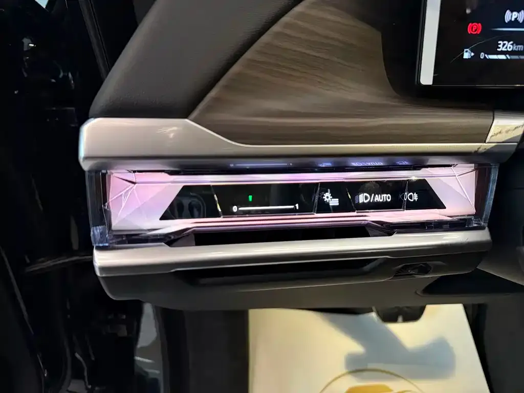 BMW 7 Series 2025 из CN, фото 10