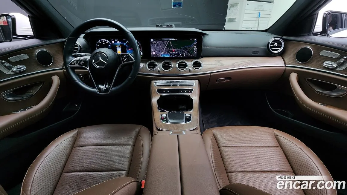 Mercedes-Benz E-Class — фото 10