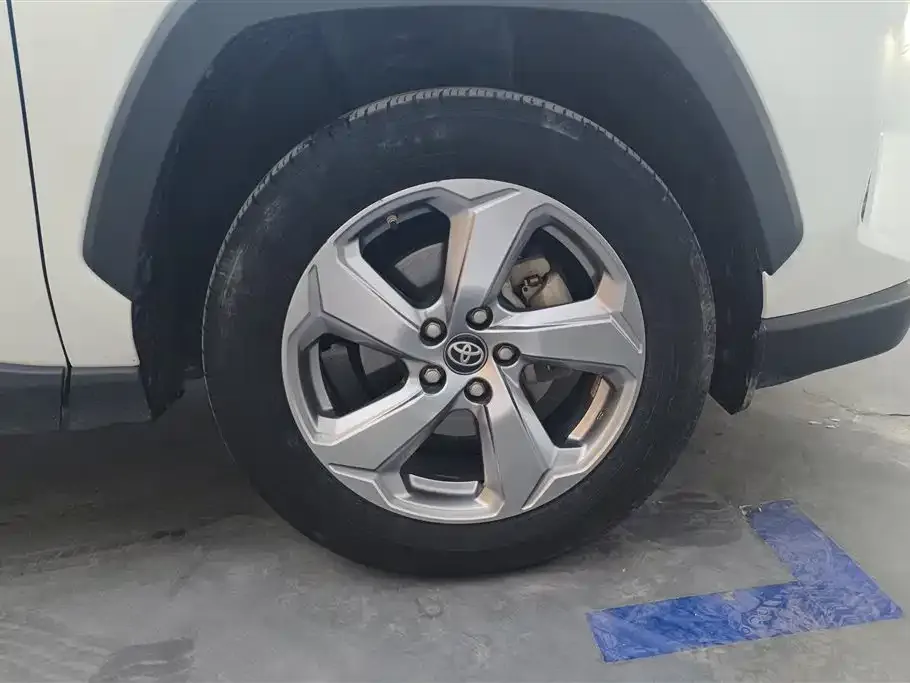 Toyota RAV4 2021 из CN, фото 8