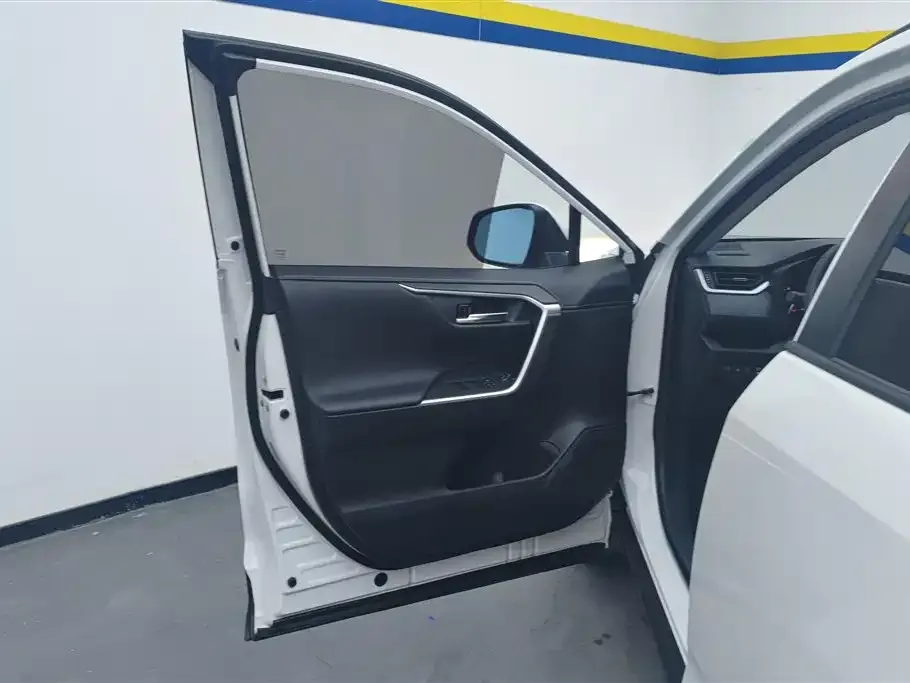 Toyota RAV4 2021 из CN, фото 9