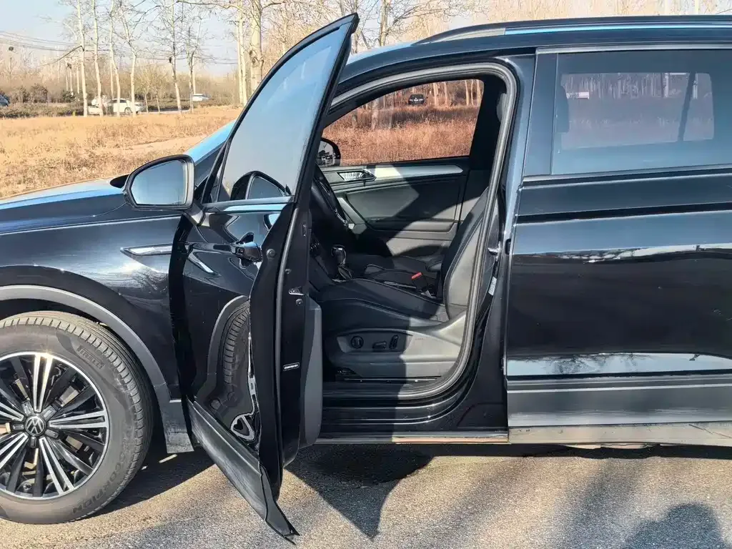 Volkswagen Tiguan L 2021 из CN, фото 9