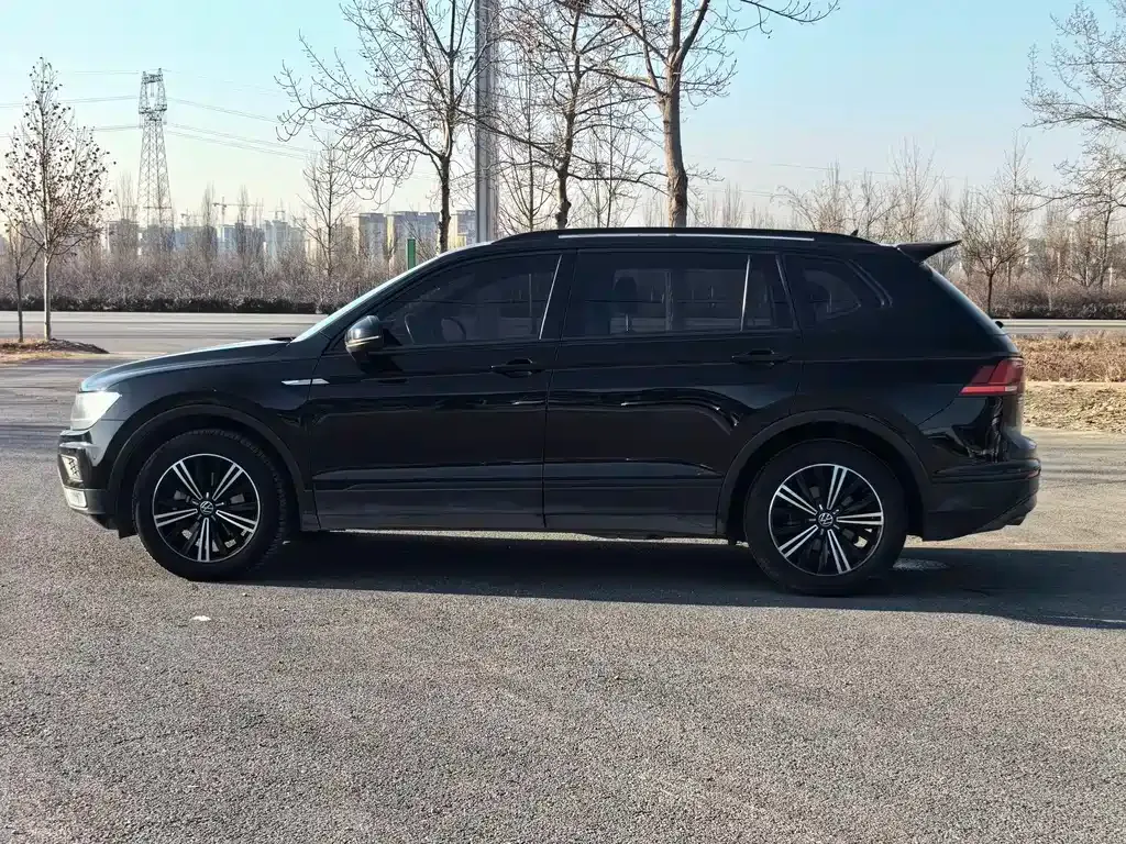Volkswagen Tiguan L 2021 из CN, фото 3
