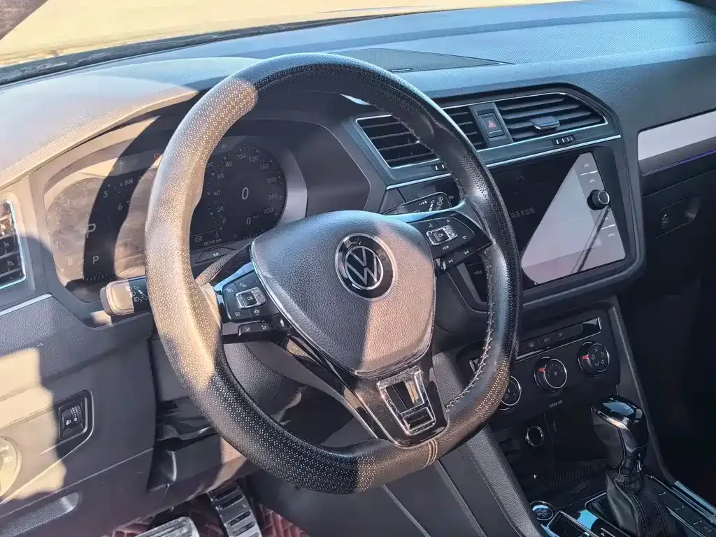 Volkswagen Tiguan L 2021 из CN, фото 10