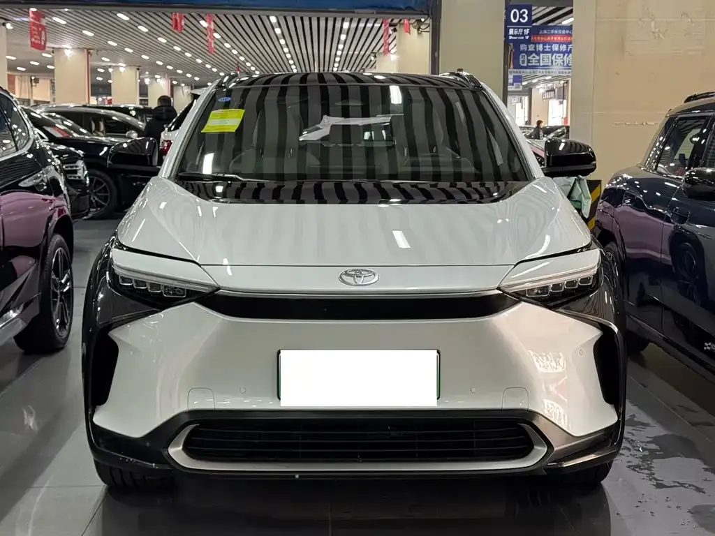 Toyota bZ4X 2023 из CN, фото 7