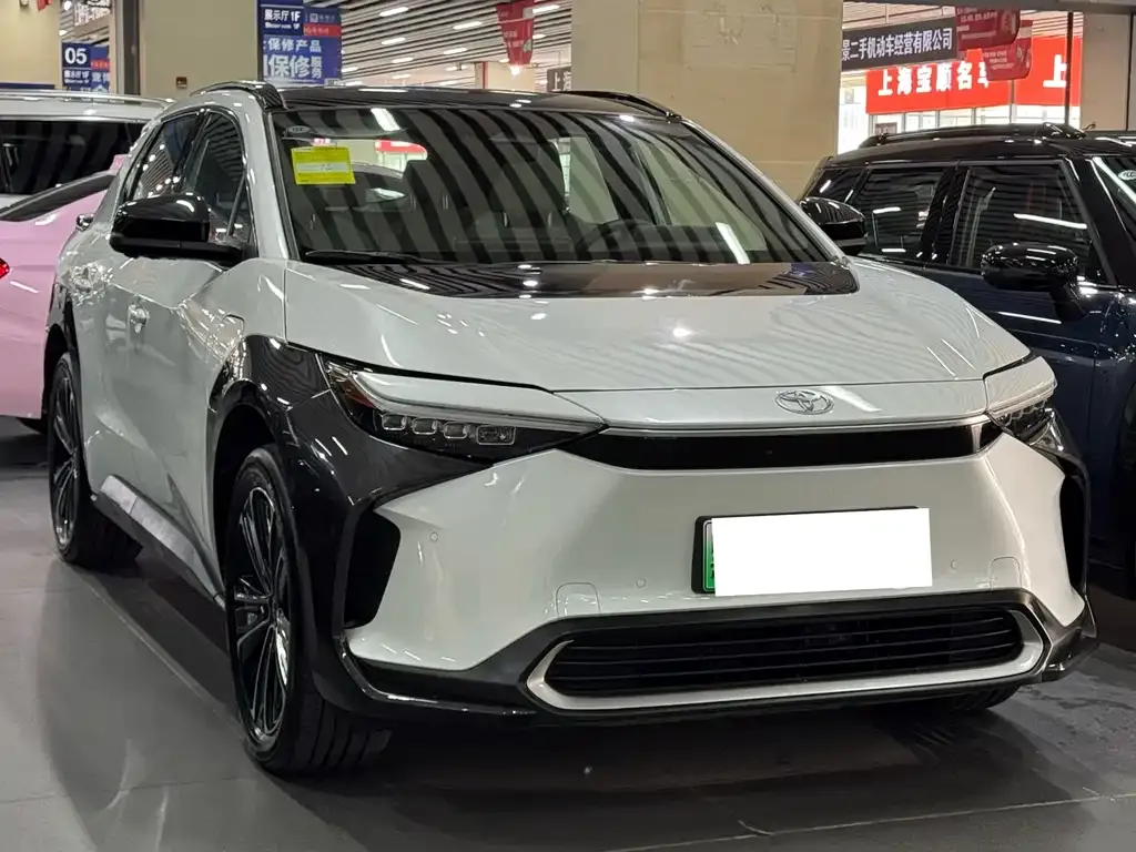 Toyota bZ4X 2023 из CN, фото 6