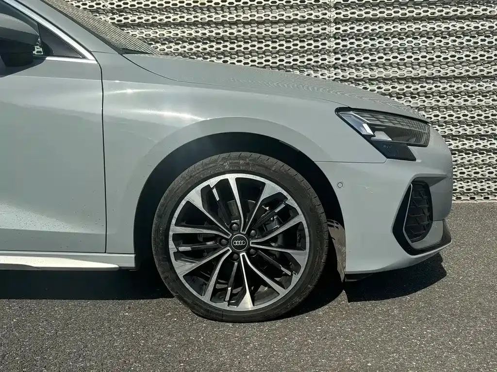 Audi A3 2024 из CN, фото 7