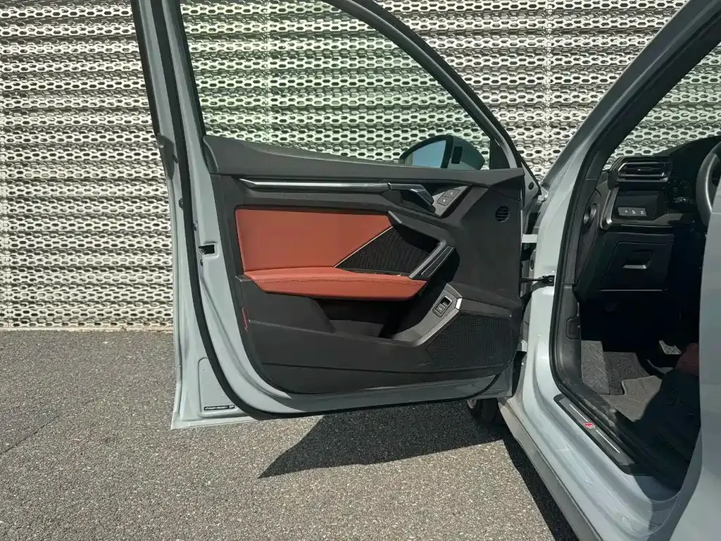 Audi A3 2024 из CN, фото 2