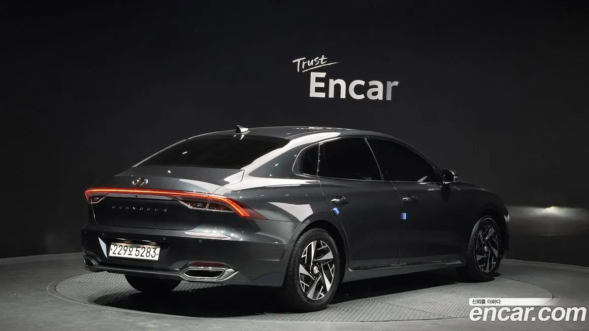 Hyundai Grandeur 2022 из KR, фото 2