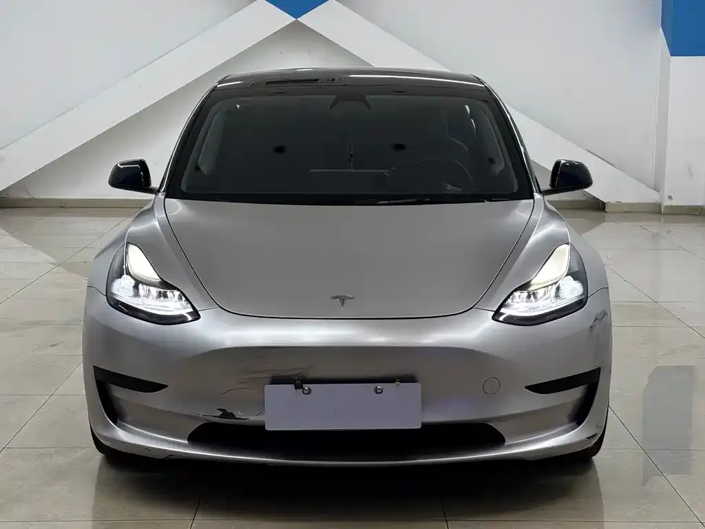 Tesla Model 3 — фото 6