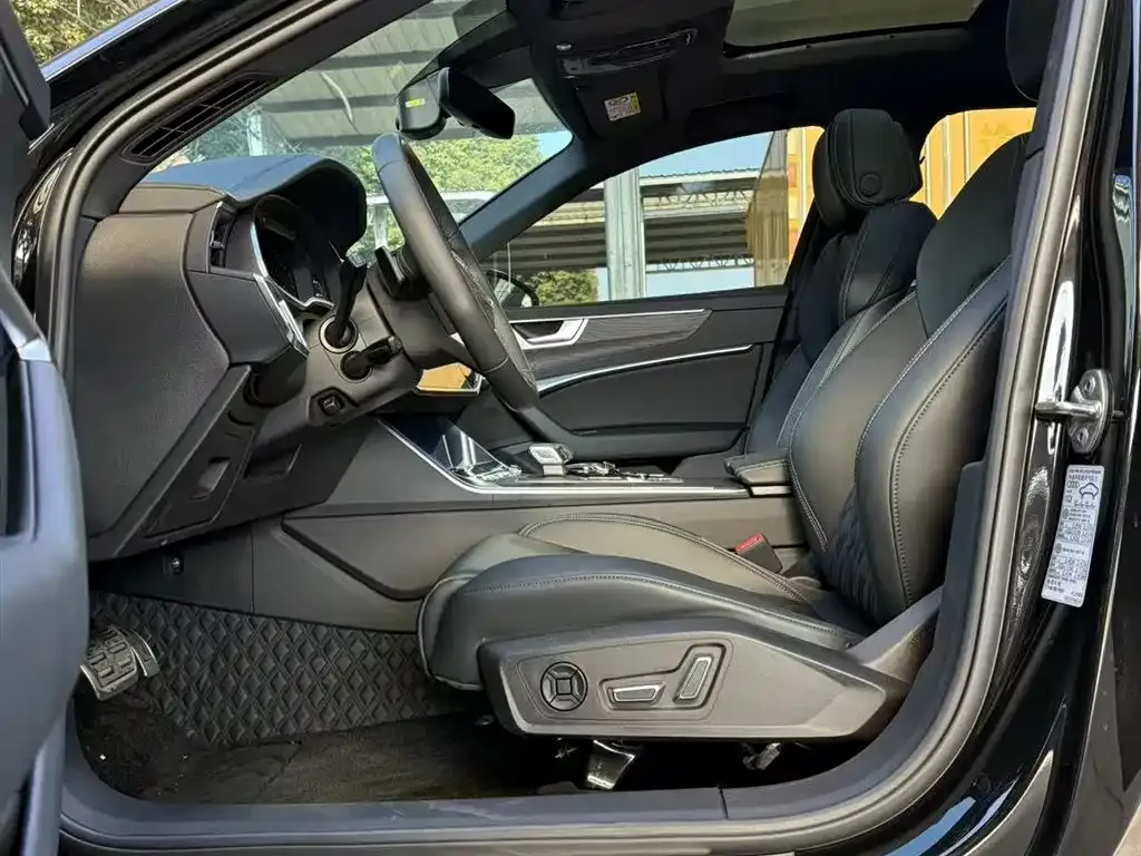 Audi A6L 2025 из CN, фото 2