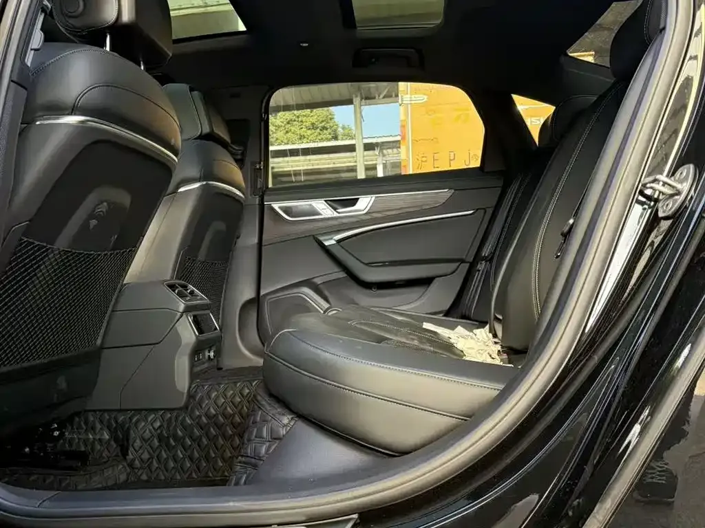 Audi A6L 2025 из CN, фото 8