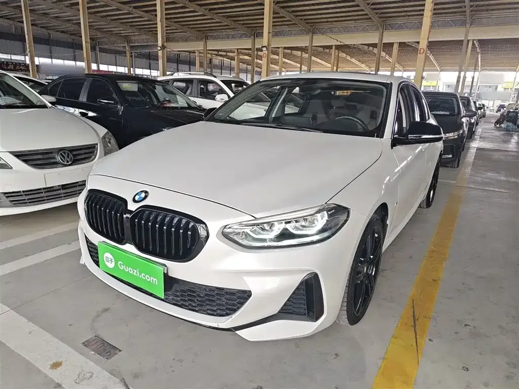 BMW 1 Series 2021 из CN, фото 2