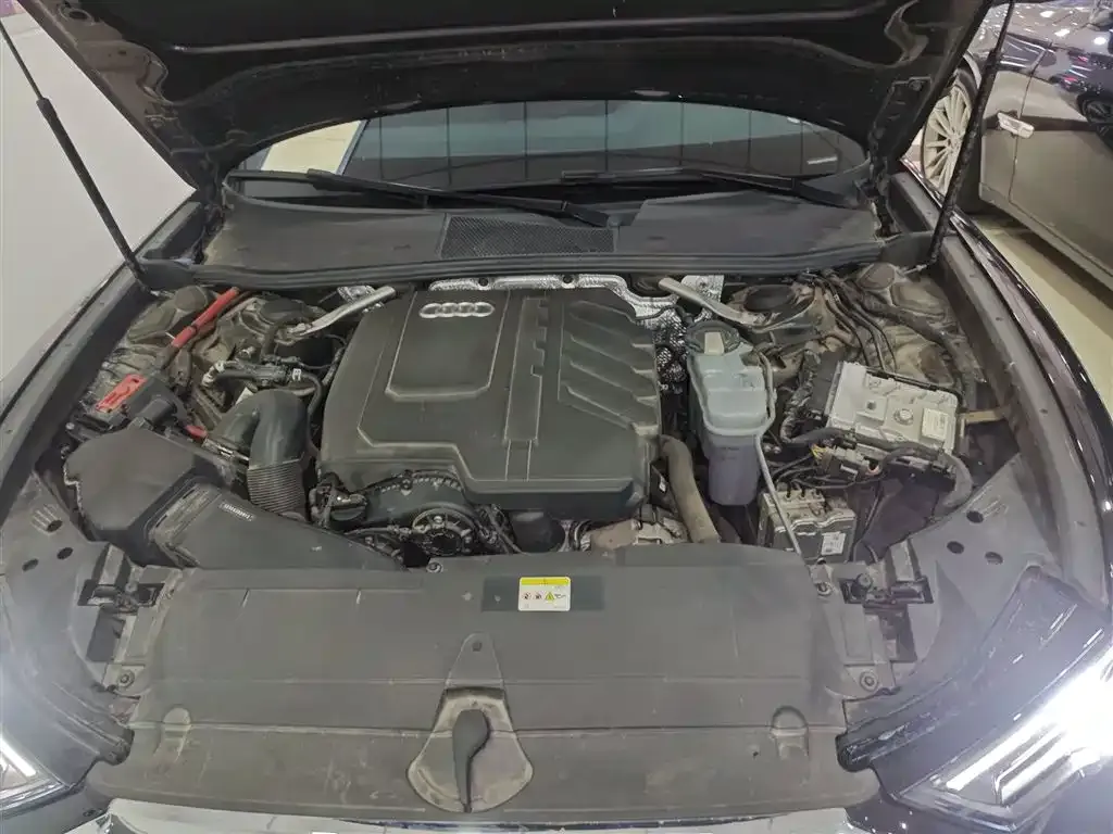Audi A6L 2023 из CN, фото 2