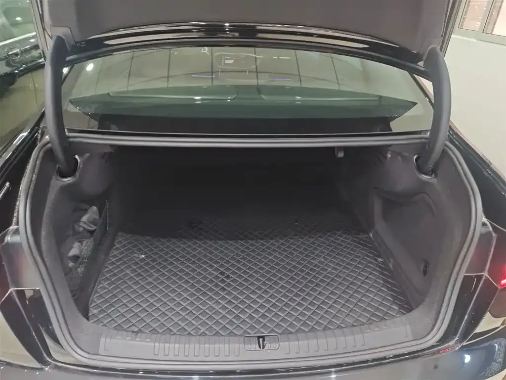 Audi A6L 2023 из CN, фото 7