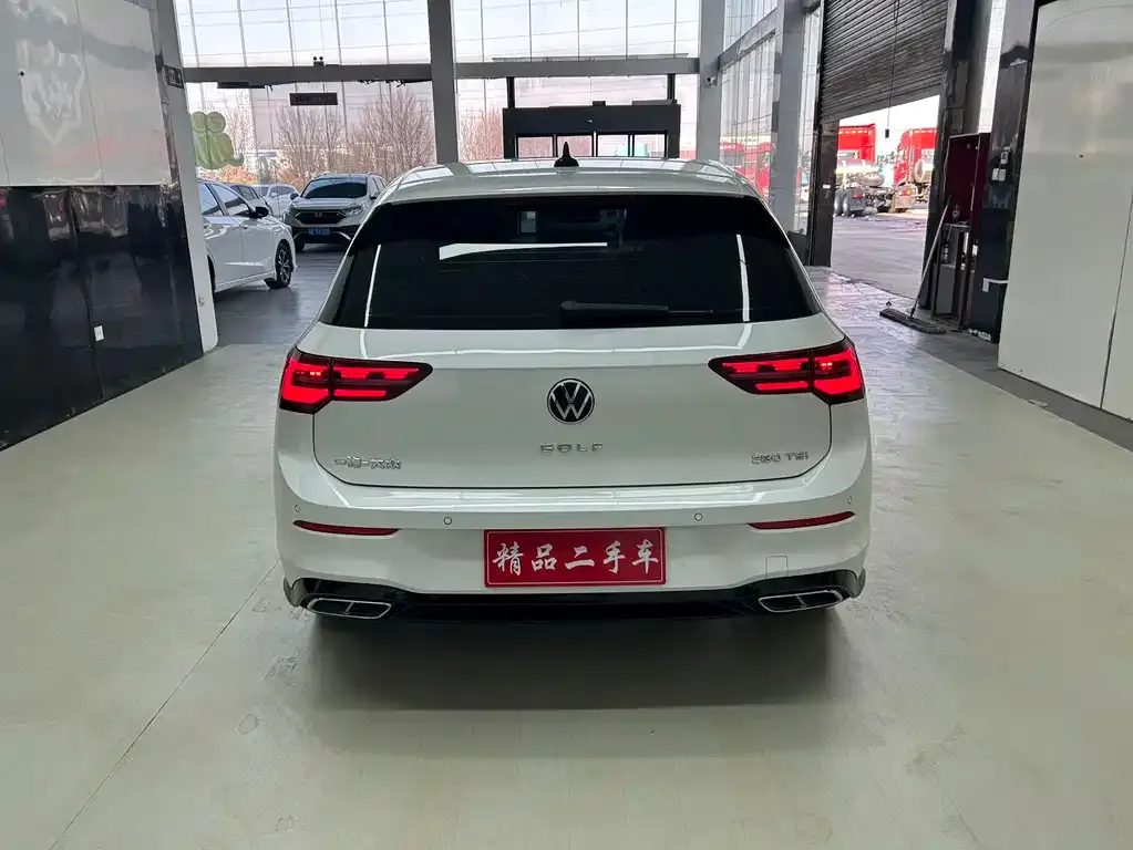 Volkswagen Golf 2023 из CN, фото 3