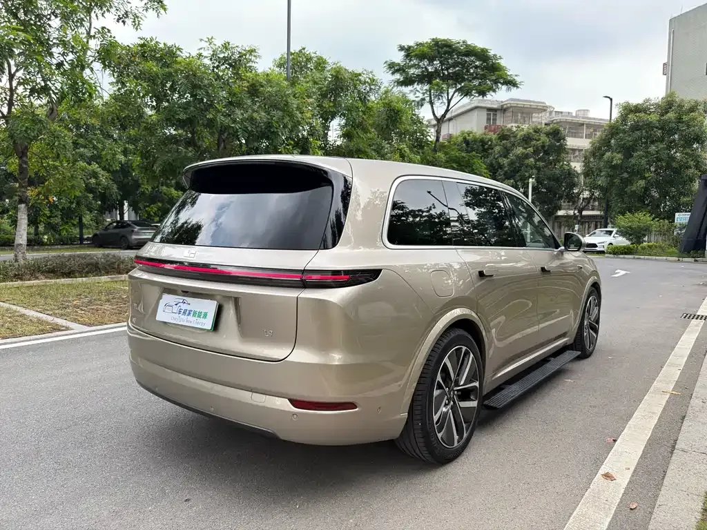 Li Auto L9 — фото 5