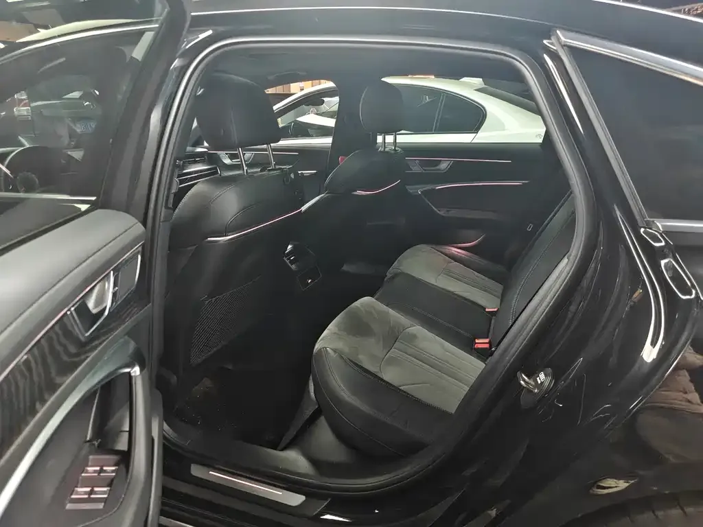 Audi A6L 2024 из CN, фото 3