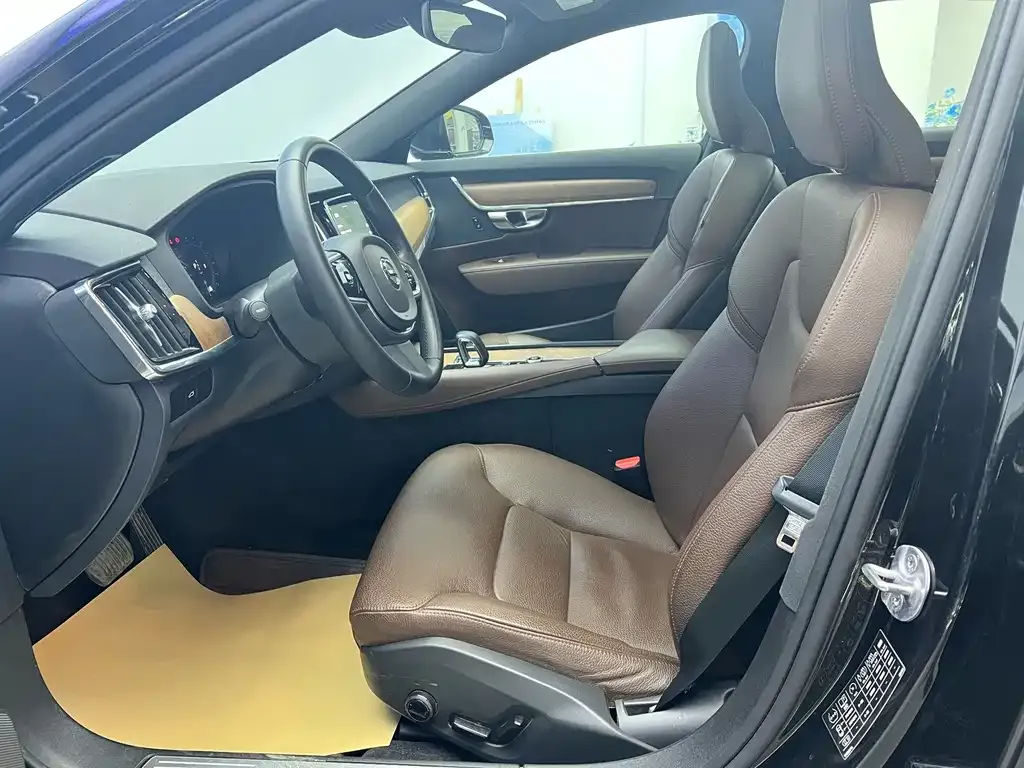 Volvo S90 2024 из CN, фото 7