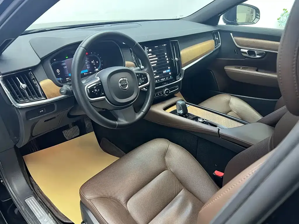 Volvo S90 2024 из CN, фото 8