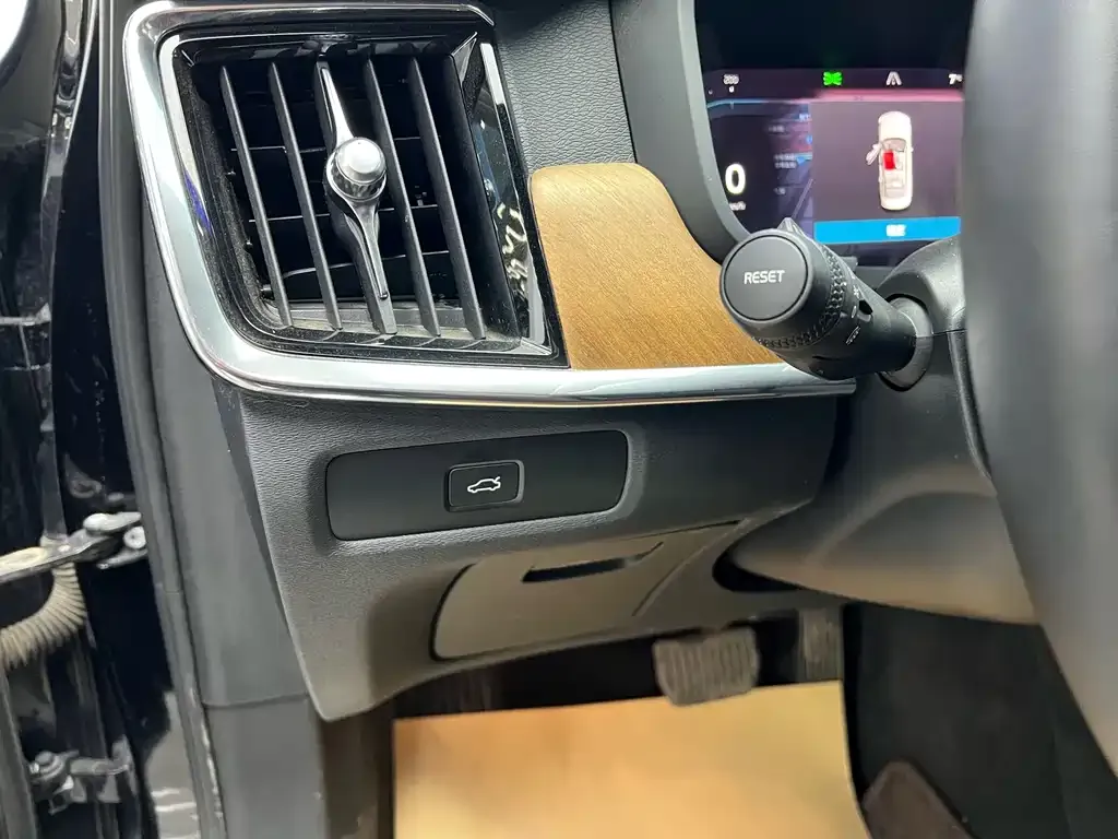 Volvo S90 2024 из CN, фото 4