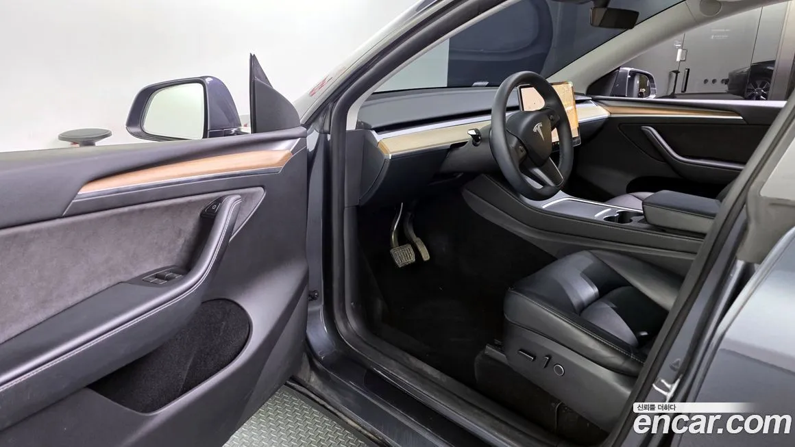 Tesla Model Y 2023 из KR, фото 10