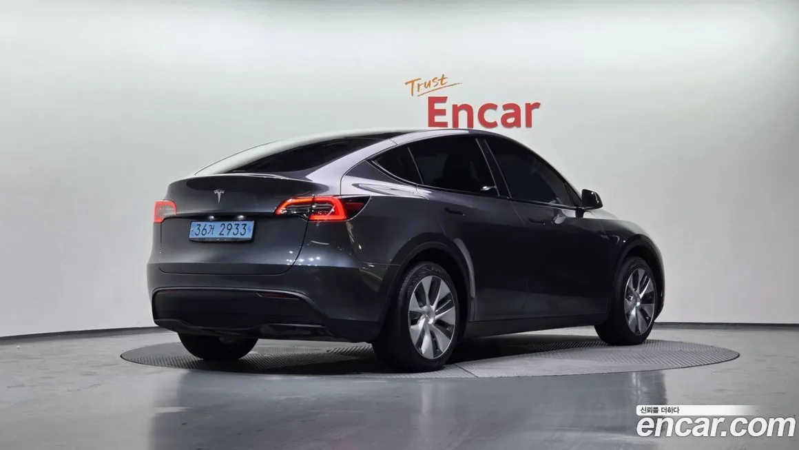 Tesla Model Y 2023 из KR, фото 2