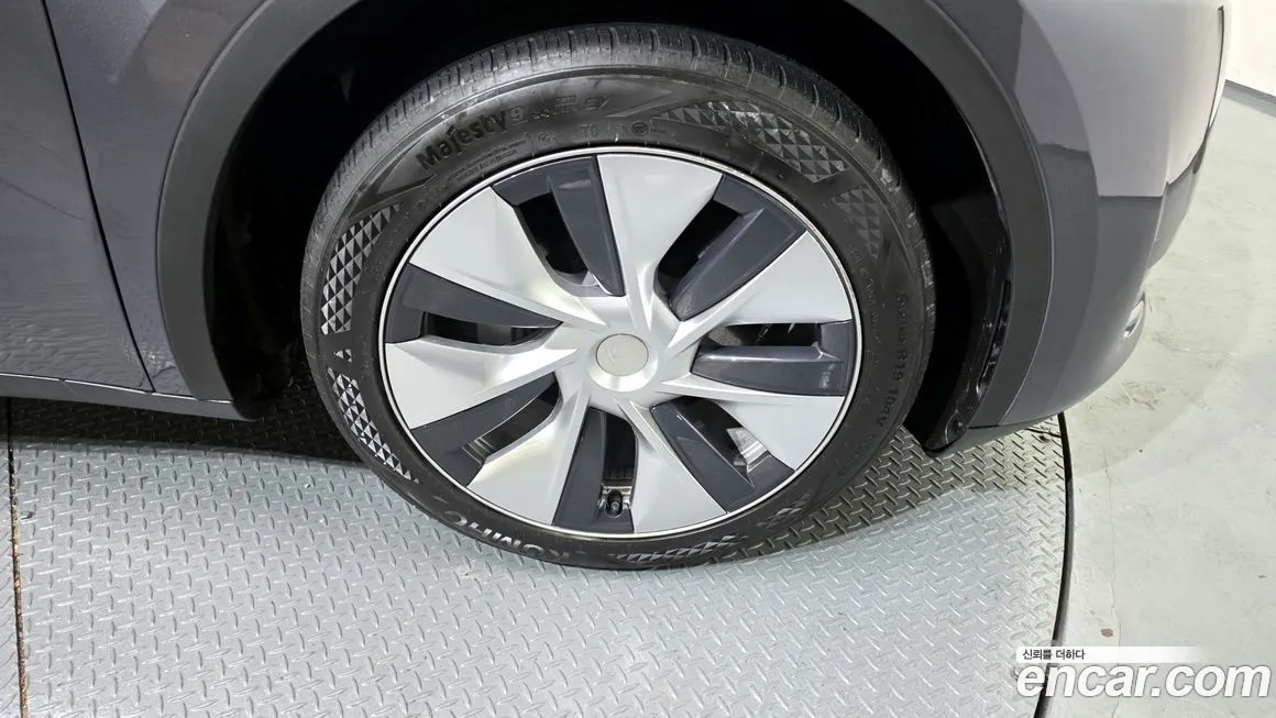 Tesla Model Y 2023 из KR, фото 6
