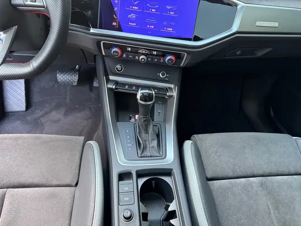 Audi Q3 2021 из CN, фото 3