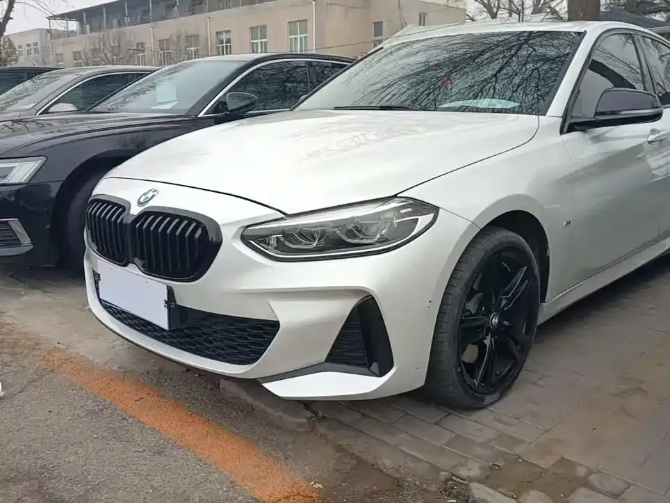 BMW 1 Series 2021 из CN, фото 1