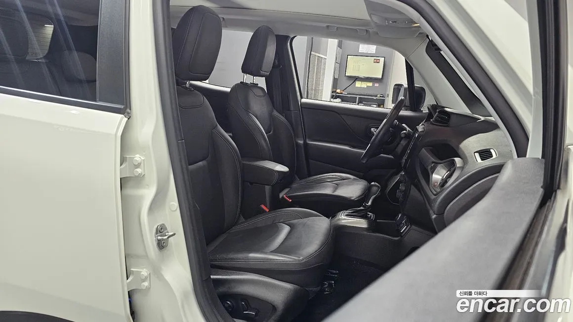 Jeep Renegade 2021 из KR, фото 7