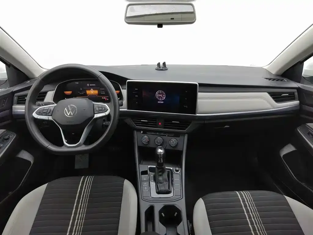 Volkswagen Bora 2024 из CN, фото 10