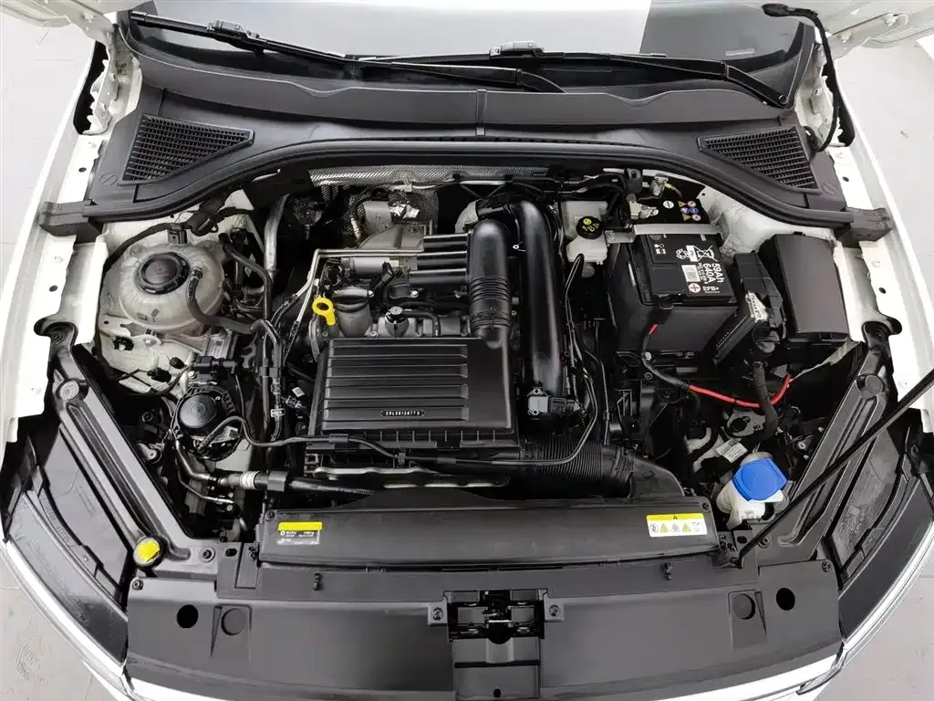 Volkswagen Bora 2024 из CN, фото 8