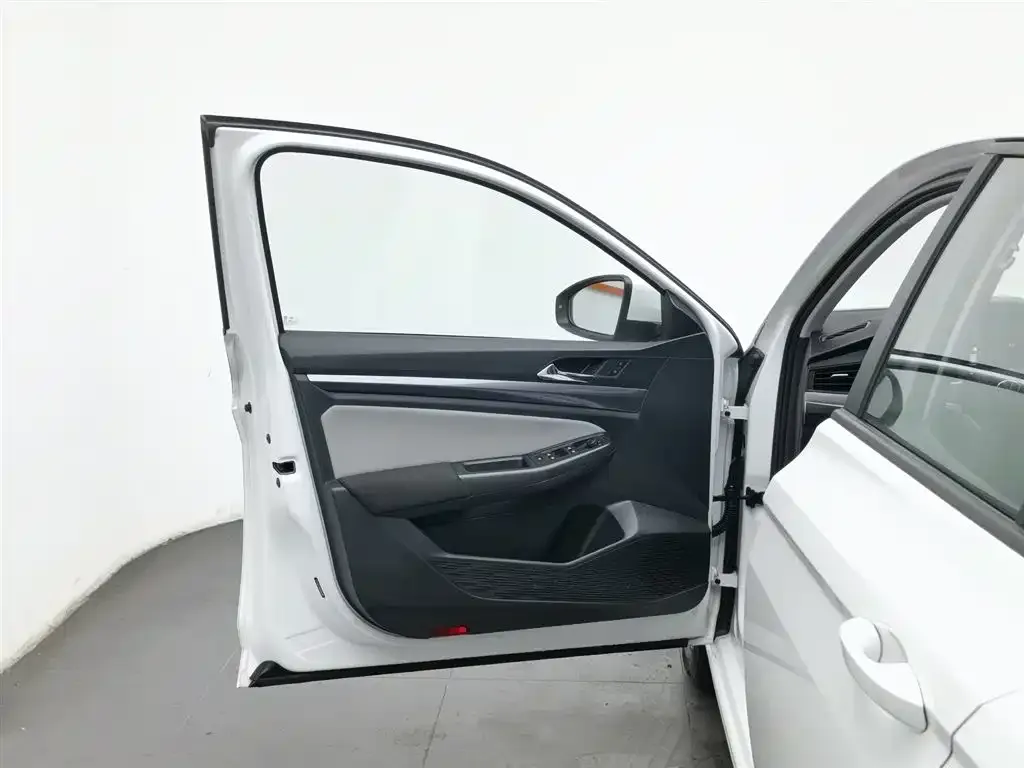 Volkswagen Bora 2024 из CN, фото 9