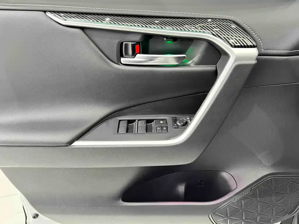 Toyota RAV4 2022 из CN, фото 8