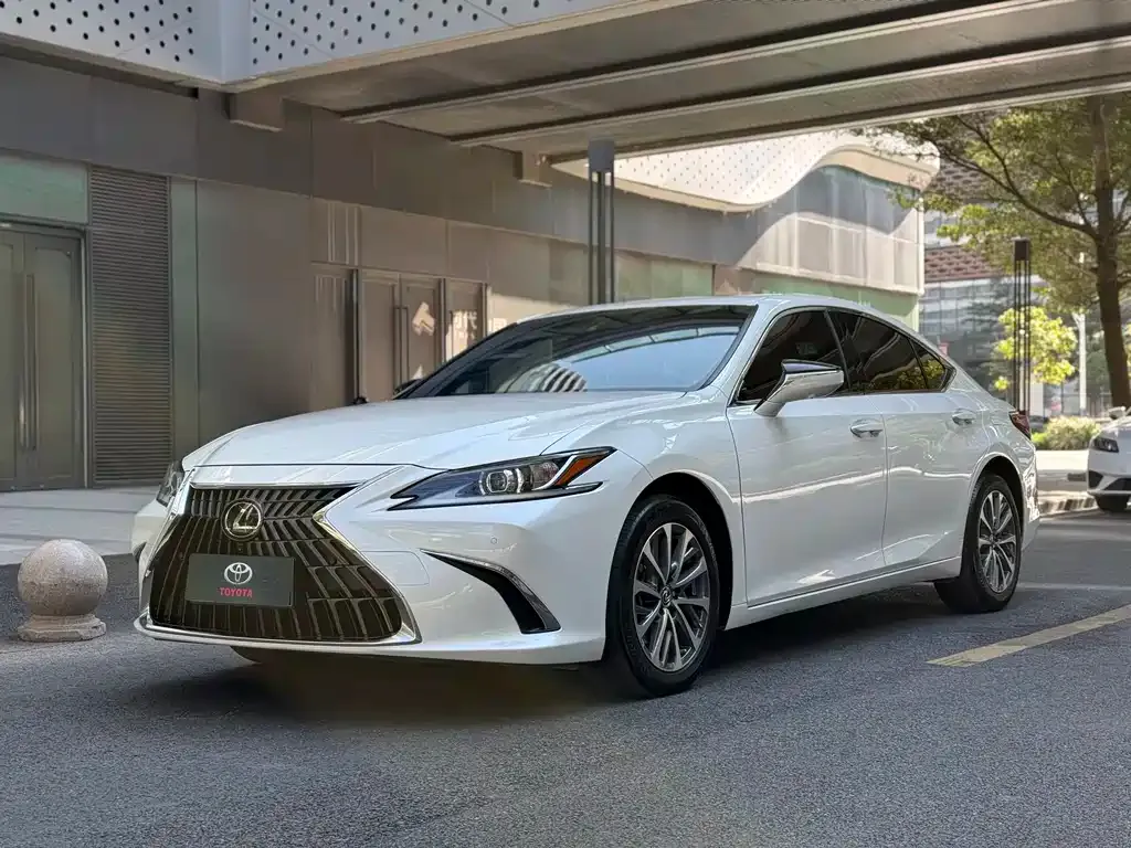 Lexus ES 2023 из CN, фото 1