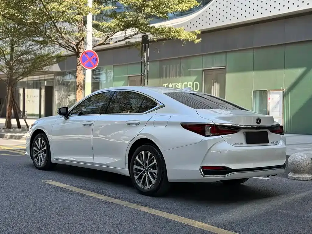 Lexus ES 2023 из CN, фото 7