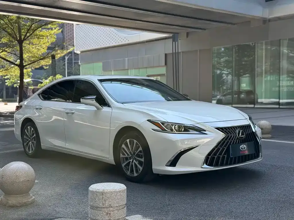 Lexus ES 2023 из CN, фото 3