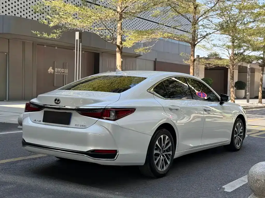 Lexus ES 2023 из CN, фото 9