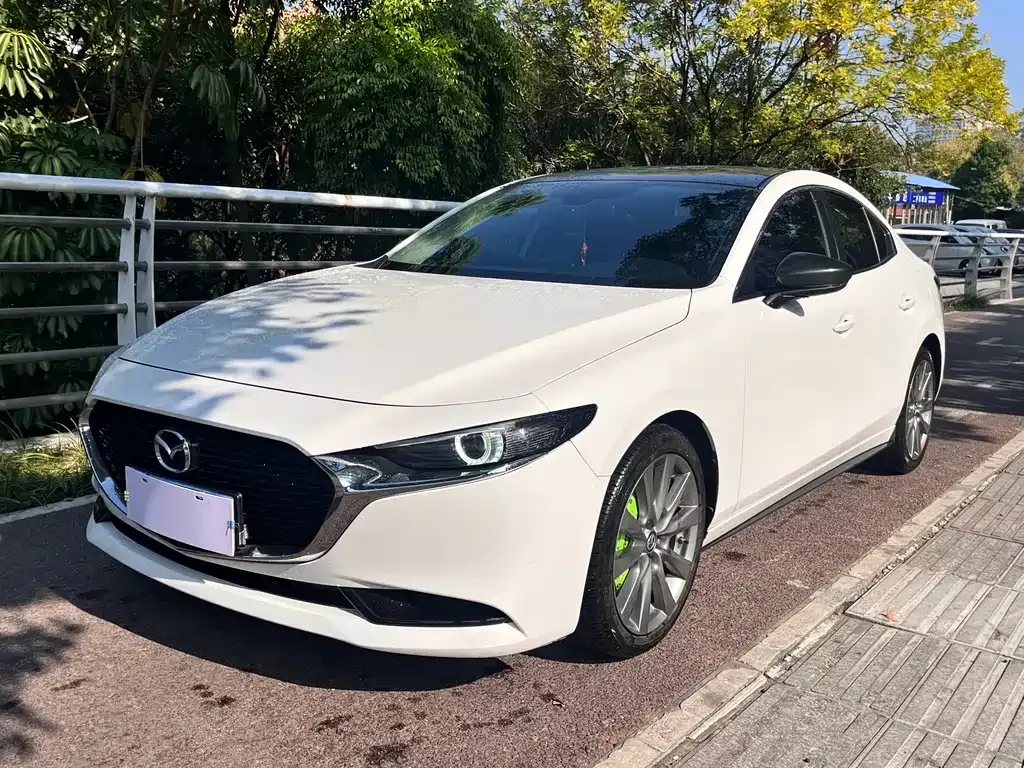 Mazda 3 Axela 2022 из CN, фото 1