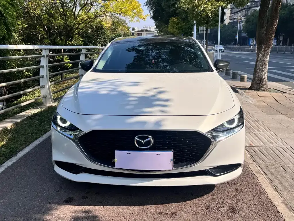 Mazda 3 Axela 2022 из CN, фото 2