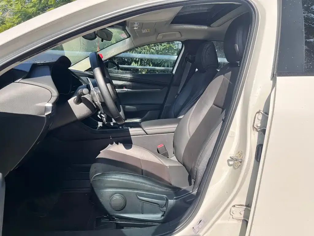 Mazda 3 Axela 2022 из CN, фото 4