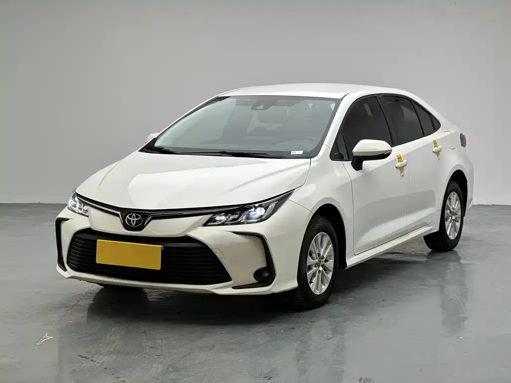Toyota Corolla 2024 из CN, фото 1