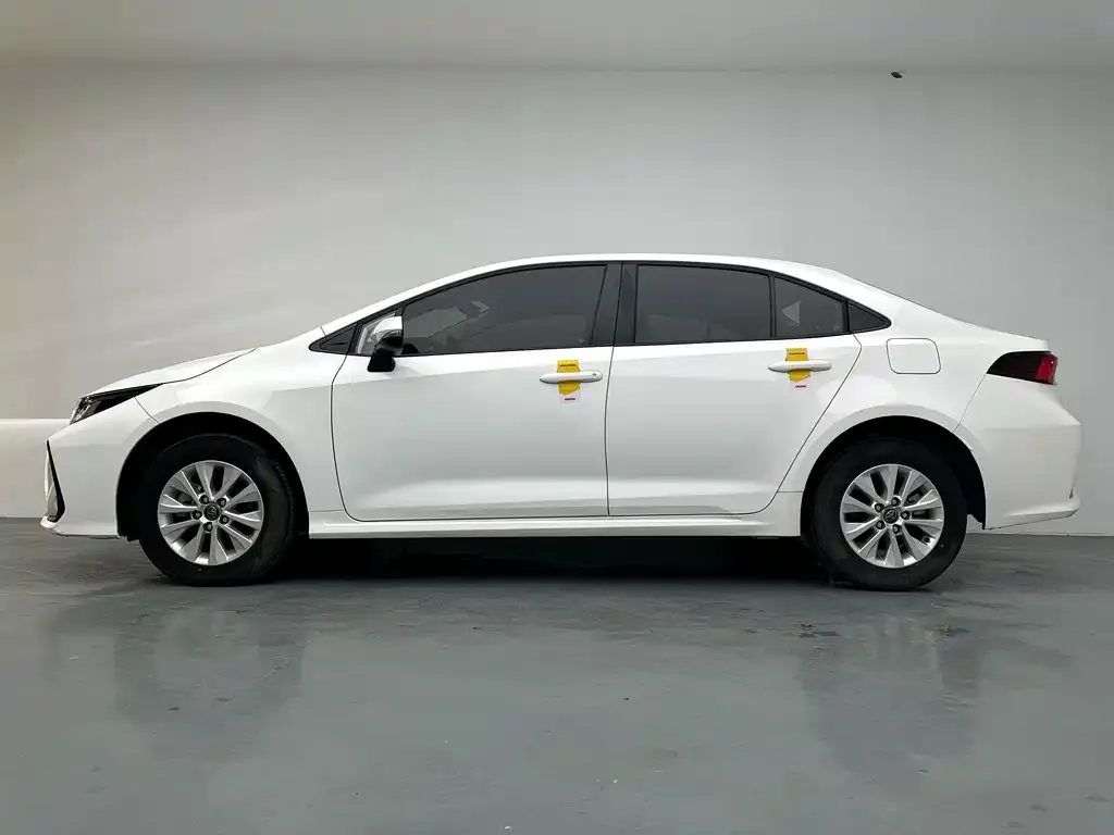 Toyota Corolla 2024 из CN, фото 3