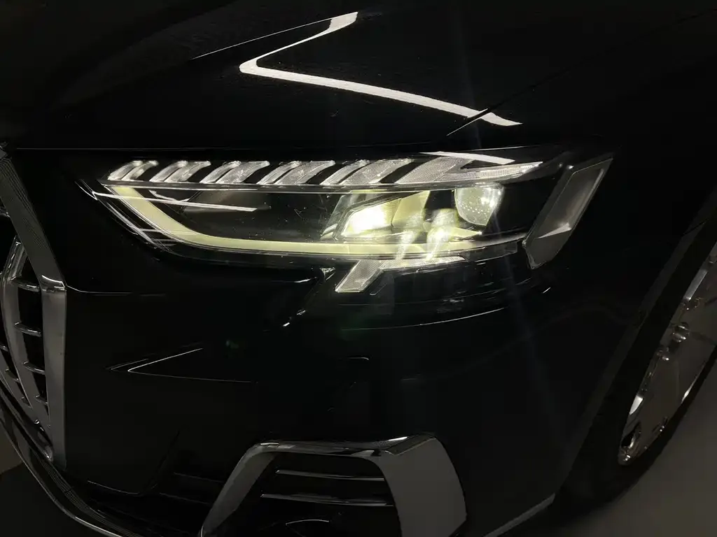 Audi A8 2023 из CN, фото 2