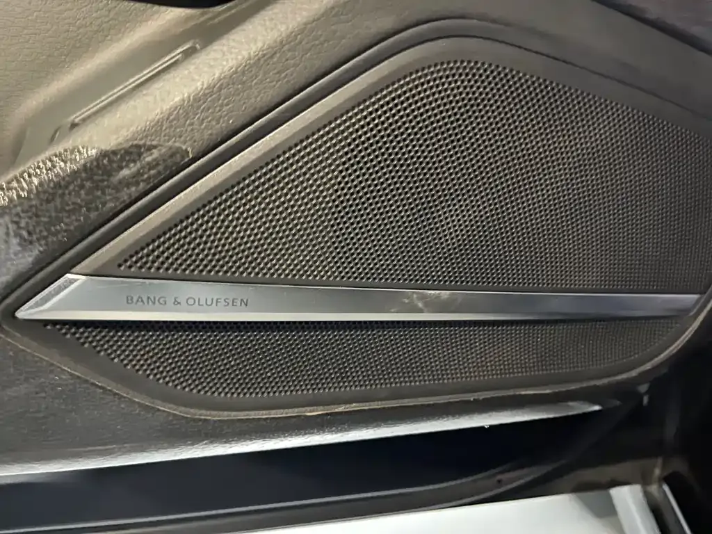 Audi A8 2023 из CN, фото 8