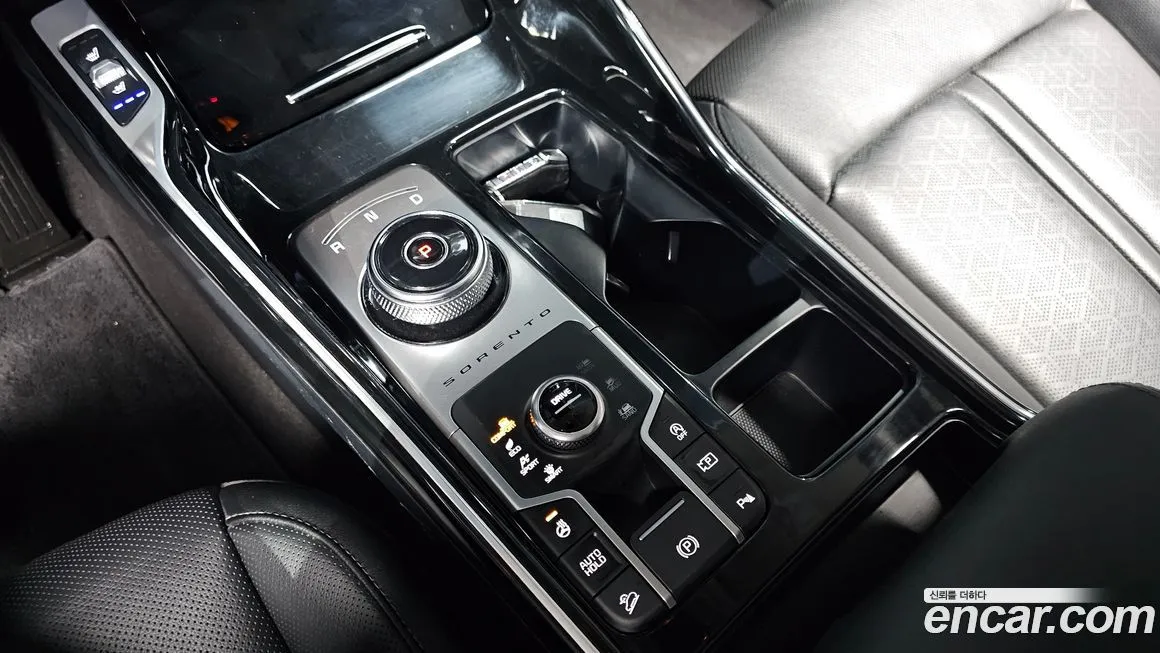 Kia Sorento — фото 7