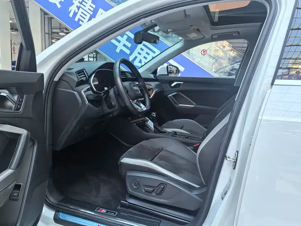 Audi Q3 2022 из CN, фото 2